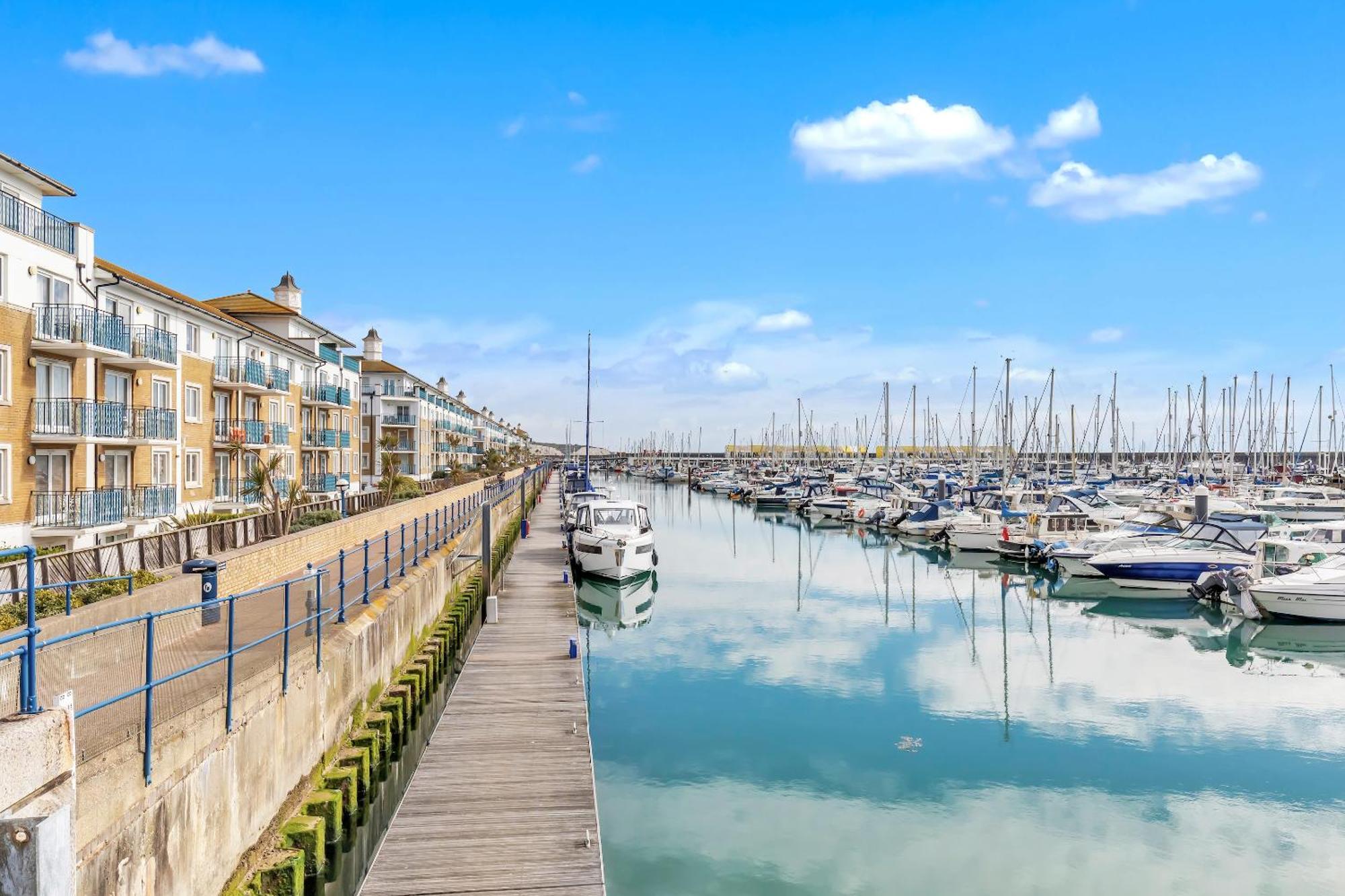 On The Water 5 With Free Parking By My Getaways