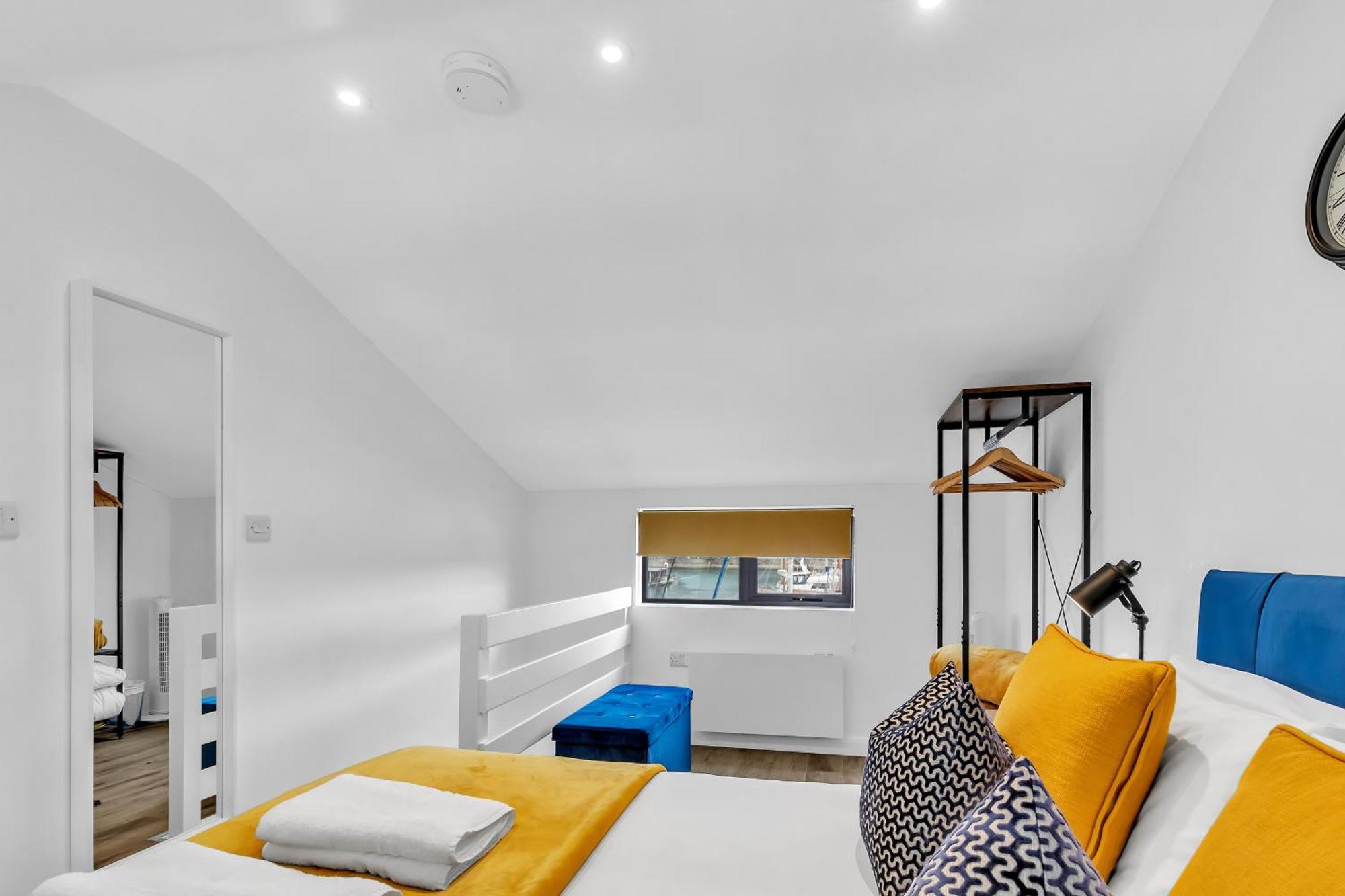 Apartment On The Water 5 With Free Parking By My Getaways Brighton